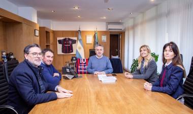  Marisa Fassi mantuvo una reunión con Andrés Larroque para avanzar en la agenda social de Cañuelas
