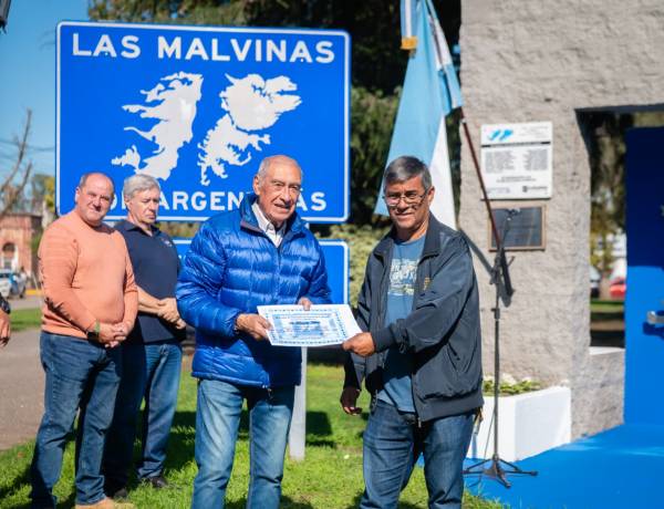 Cañuelas conmemoró los 20 años del monumento a los Caídos en Malvinas