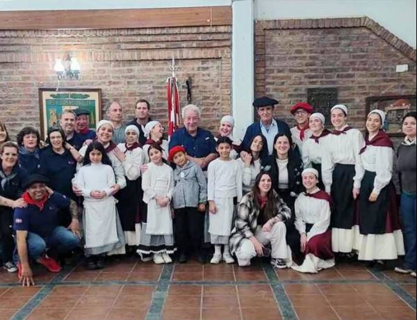 El Centro Vasco de Cañuelas "Denak Bat" celebra un nuevo aniversario
