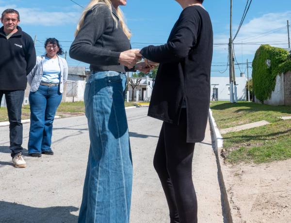 Marisa Fassi recorrió las obras en el barrio Las Costas