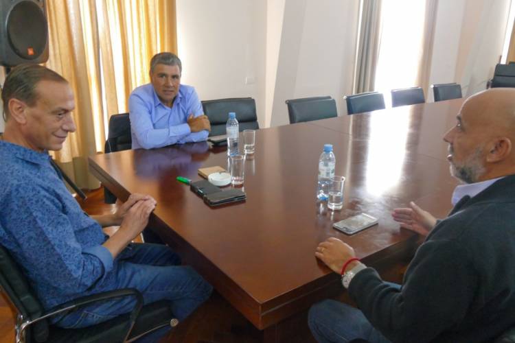 Reunión con representantes de trabajadores por el Mercado de Hacienda