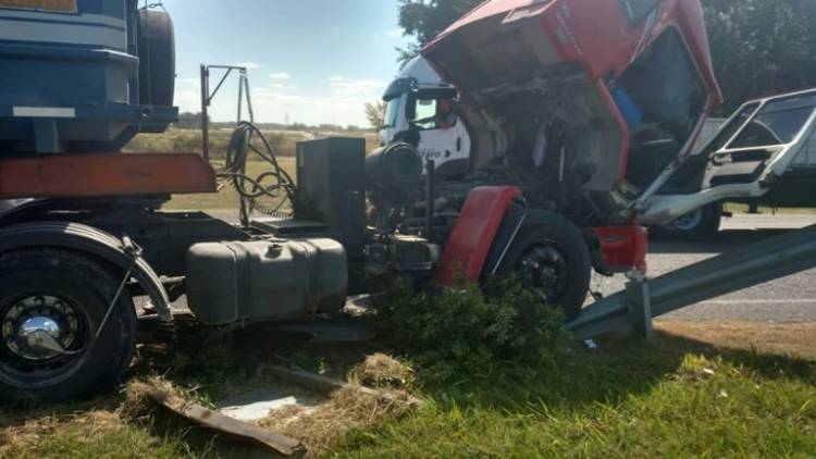 Nuevo choque y vuelco en la autopista Ezeiza - Cañuelas