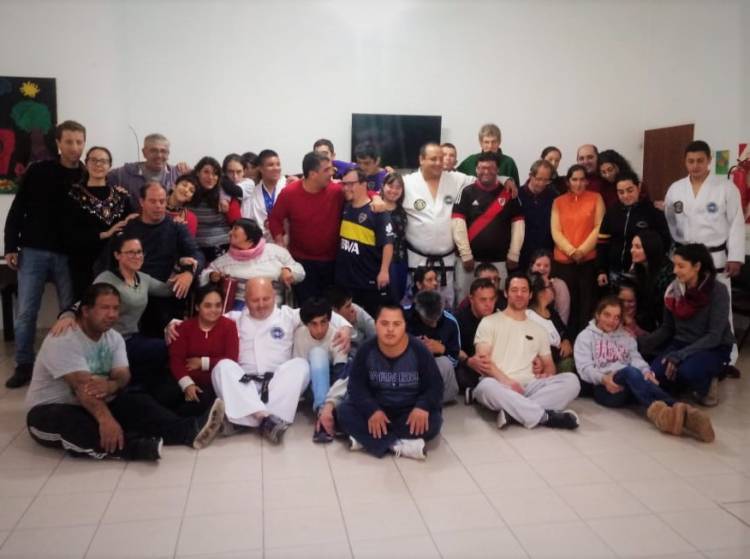 Exhibición de Taekwondo en la Fundación IPNA