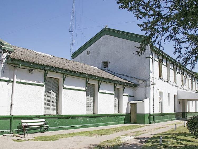 Los médicos se niegan a cumplir con los horarios y declaran un paro "político"