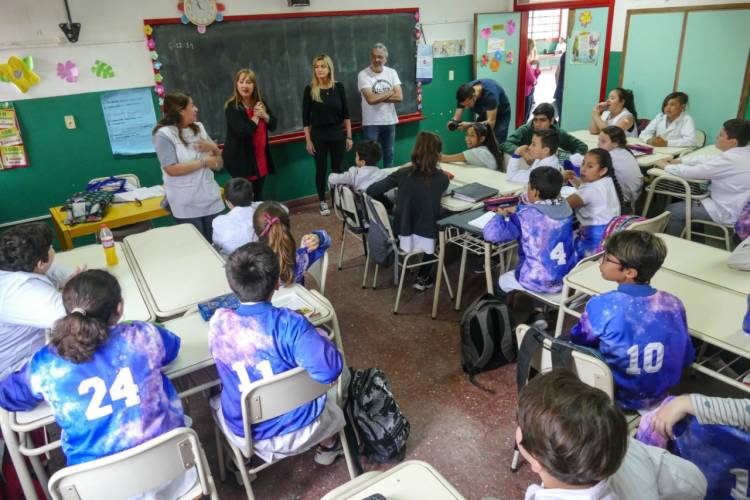 Ayuda municipal a institución educativa