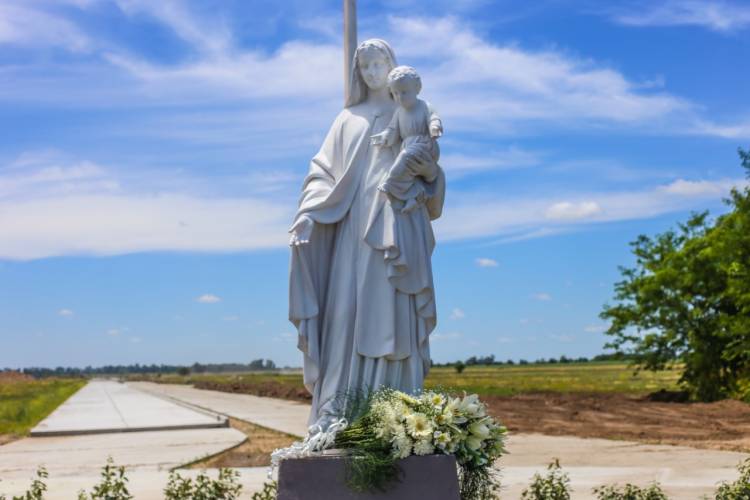 Entronizaron a la Virgen del Carmen en el Mercado Agroganadero