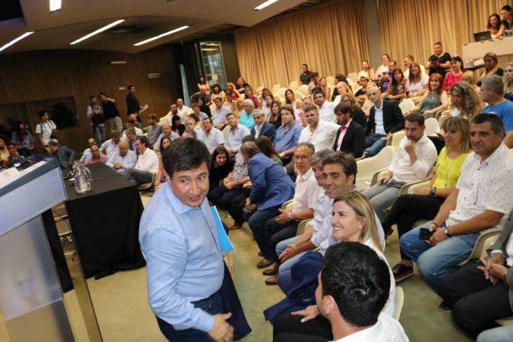 Marisa Fassi en la presentación a intendentes de la Tarjeta Alimentar