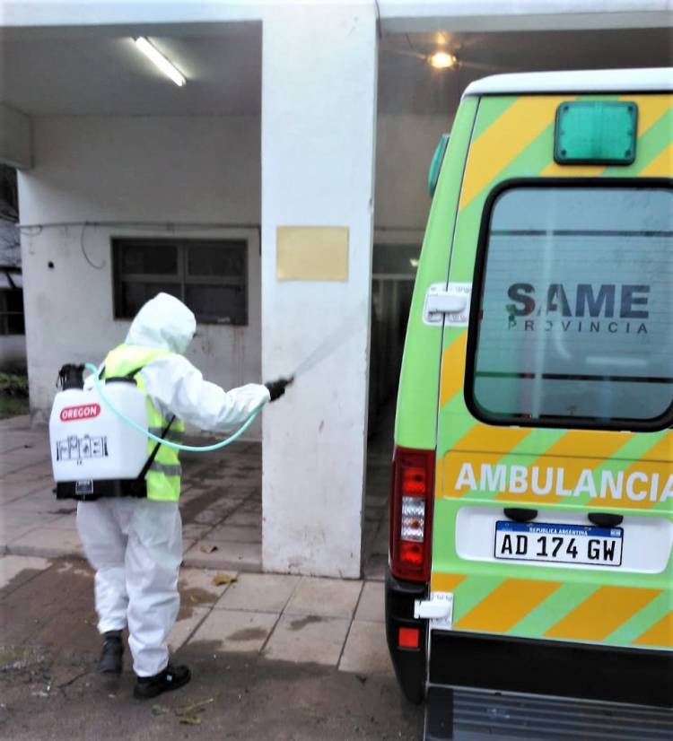 Limpieza y mantenimiento en espacios públicos por parte de los empleados municipales