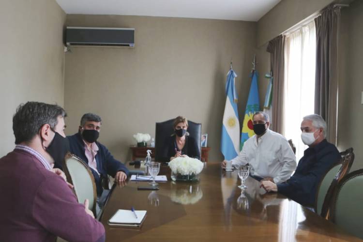 Encuentro entre la Intendenta Fassi y autoridades del Club de Campo "La Martona"
