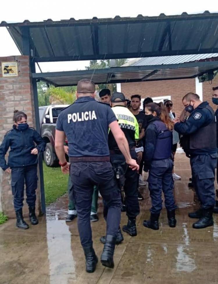 Clausuran una quinta donde realizaban una fiesta clandestina
