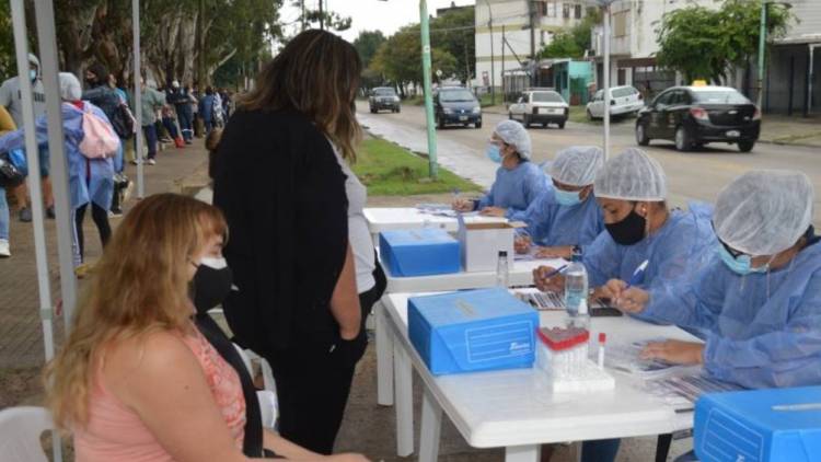 Lobos, Mercedes y Ezeiza son algunas de las ciudades del país donde circulan las variantes de coronavirus y sus mutaciones