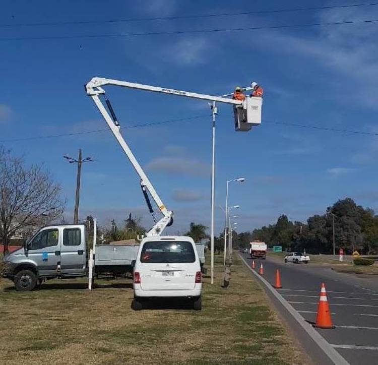 Se llevó a cabo el recambio de 60 luminarias en la ruta 205