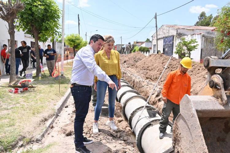 Junto al Ministro de Infraestructura, Marisa Fassi recorrió obras en el distrito