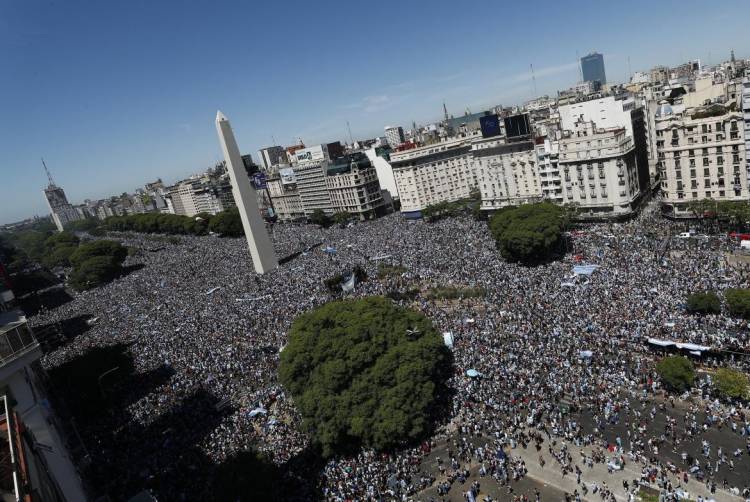 Salud Campeones pero solo una cosa...