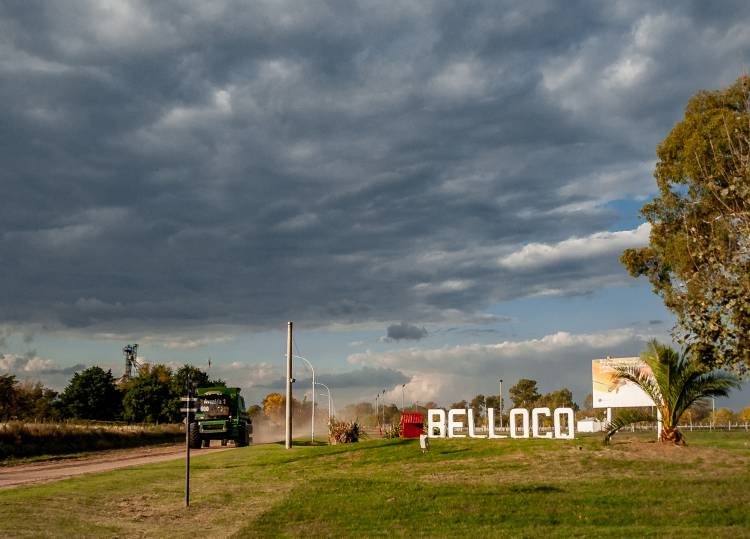 BELLOCQ: ALOJAMIENTO EN UNA ABADÍA DE 1914, COMIDAS CRIOLLAS Y AROMA A MANZANILLAS