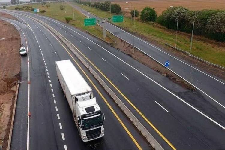 El Gobierno anunció la privatización de Corredores Viales