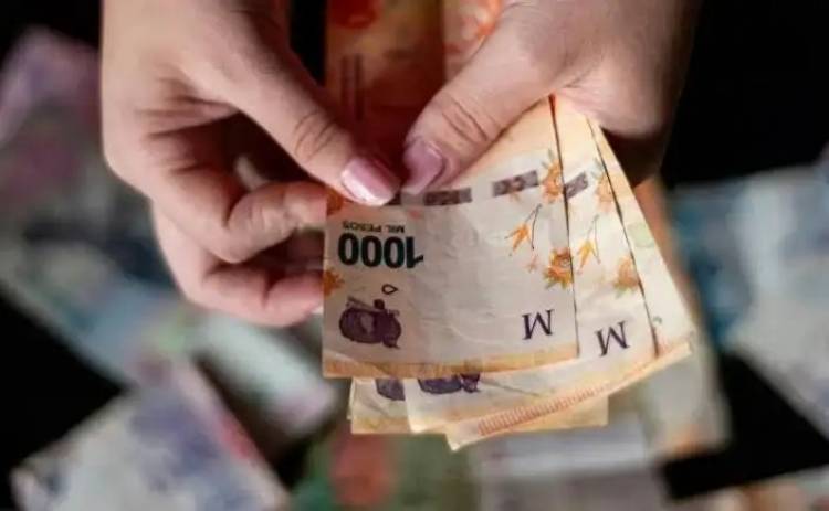 La generación del día 20: el 72 % los menores de 40 años se queda sin ingresos antes del fin de mes y el 60,9 % se tuvo que endeudar